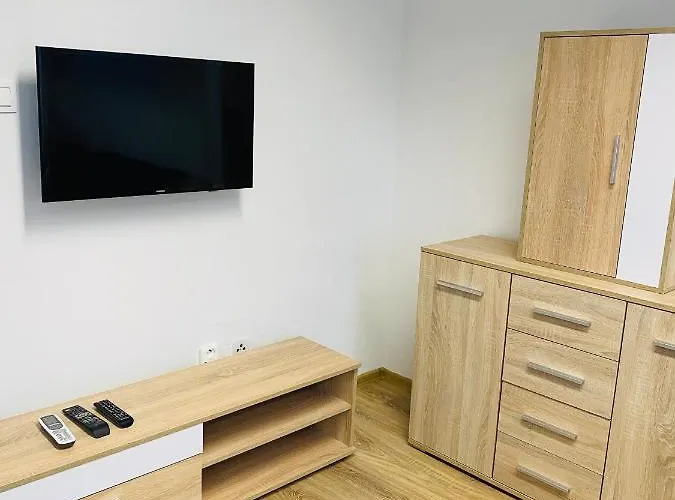 Solax, Učňovská 8, šaca *