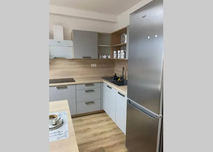 Solax, Učňovská 8, šaca *